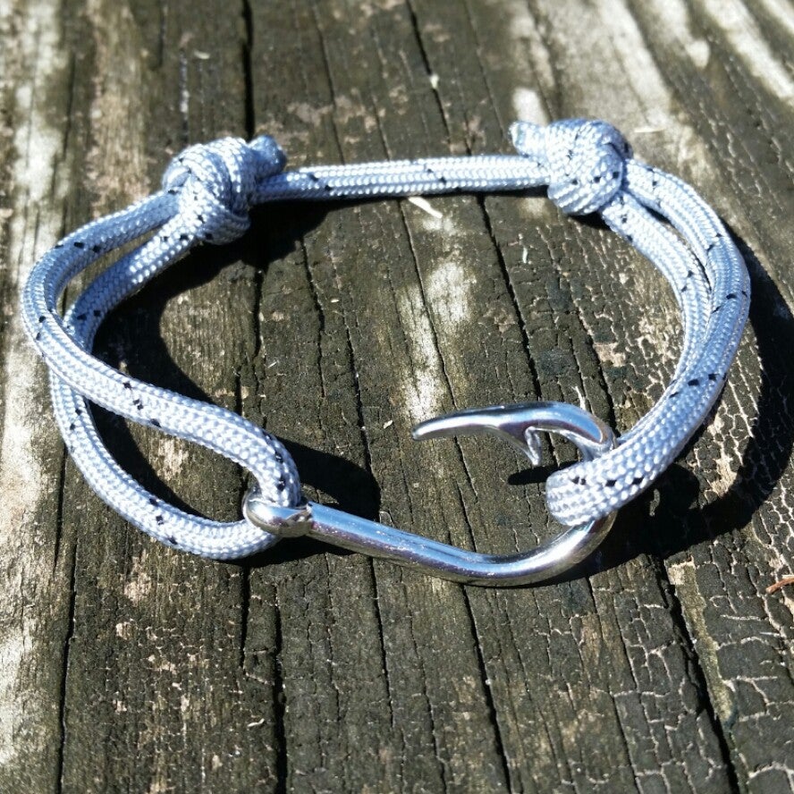 Teal & Black Paracord Fish Hook Bracelet -   Fish hook bracelet, Hook  bracelet, Hook pendant